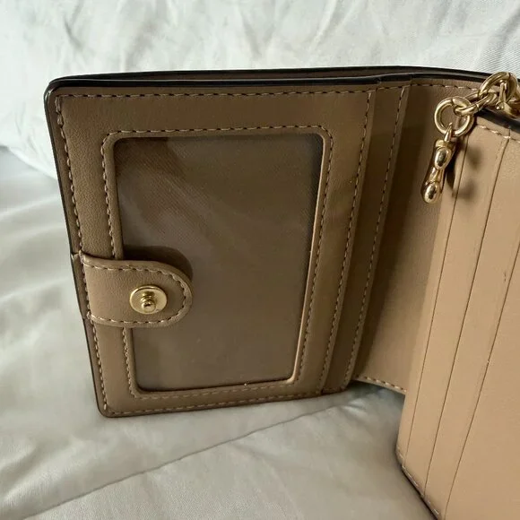 Coach Snap Wallet In Signature With Floral Print - Picture 7 of 11